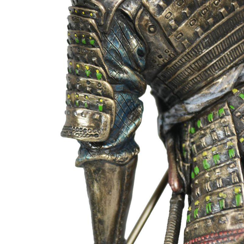 Samurai-Decorativo-com-Lanca-em-Resina-24-Cm