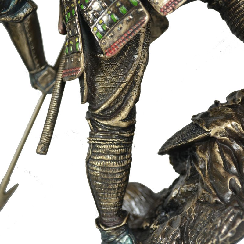 Samurai-Decorativo-com-Lanca-em-Resina-24-Cm